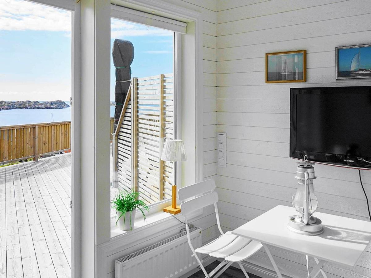 2 Person Holiday Home In R Nn Ng Rönnäng Buitenkant foto